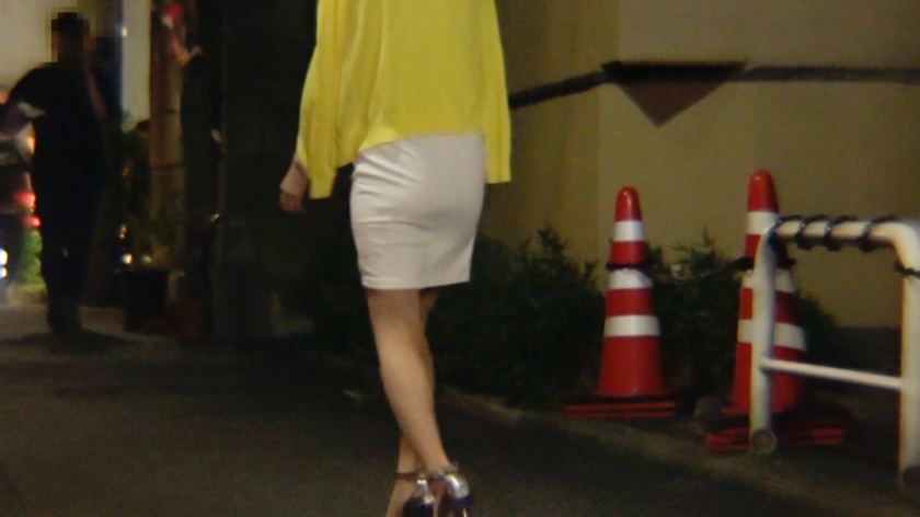 【放送禁止】夜の女神みさき降臨！寝落ちした美マンを勝手にクンニ→目覚めた瞬間イキ狂う超絶ピストン中出し。