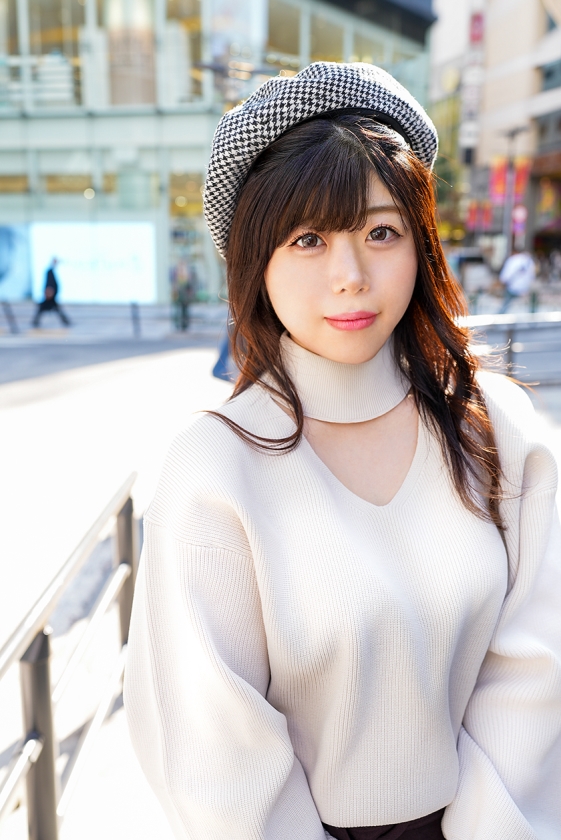 薬学部の現役JDがネット応募で即ハメ。理系才女をアヘ顔痙攣させた絶頂ピストン…20歳・侑衣乃の初撮り