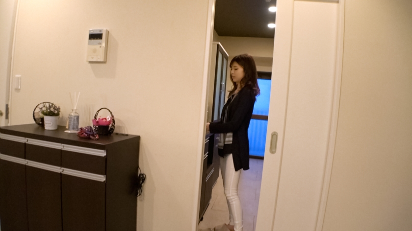 清楚な奥様はベッドで雌になる…？世田谷で見つけた34歳スレンダー美人と、愛犬が待つ自宅で中出し濃厚合体