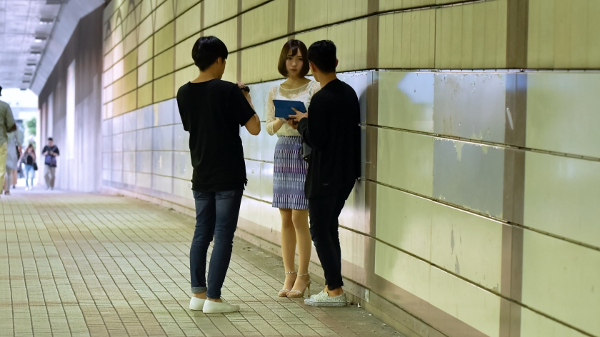 街角ナンパで即自宅へ！25歳清楚セレブ妻が旦那に内緒で中出し性交に溺れた昼下がりの密事。
