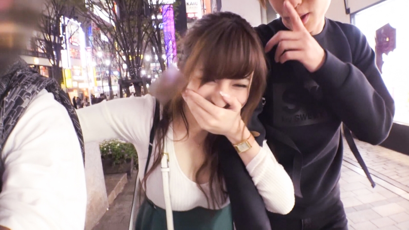 23歳テレオペ人妻まりあ：ガチ軟派からの初撮。震える指先と羞恥の「はい、どうぞ…」